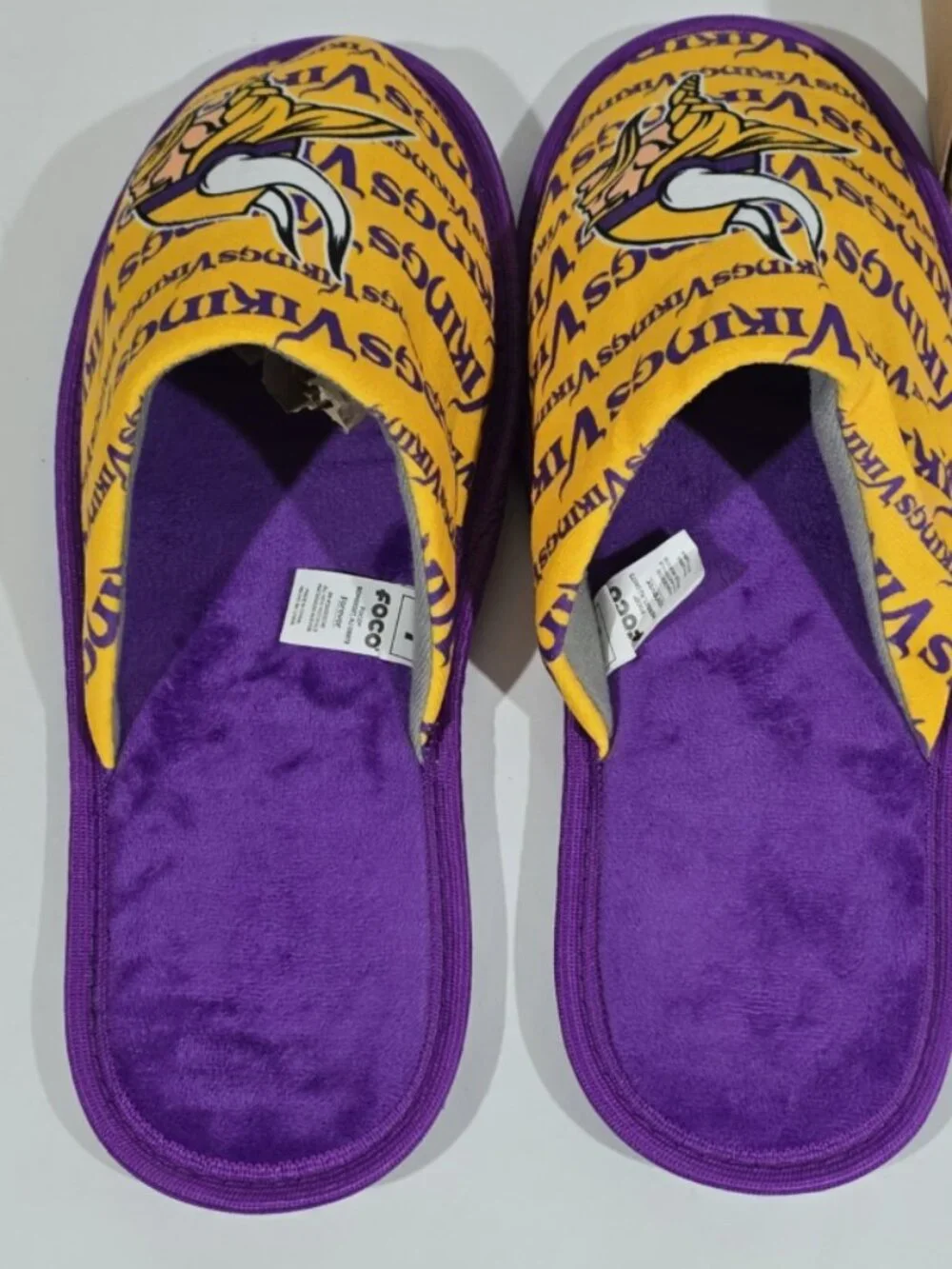 Minnesota Vikings Slippers Mens 11-12 Large FOCO NFL Slip On Purple Comfort Flat